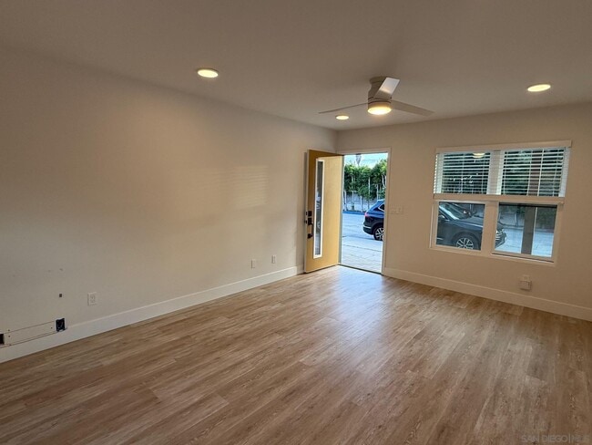 Building Photo - 6059 La Jolla Hermosa Ave