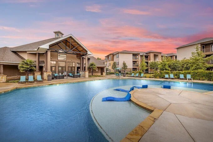 Foto principal - 3223 Spring Cypress Rd