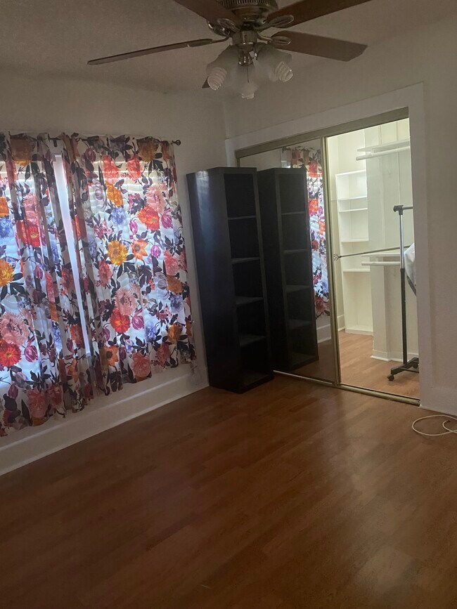 2ns bedroom - 1158 W 68th St