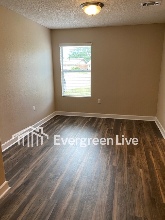 Building Photo - 72 Voda Ct