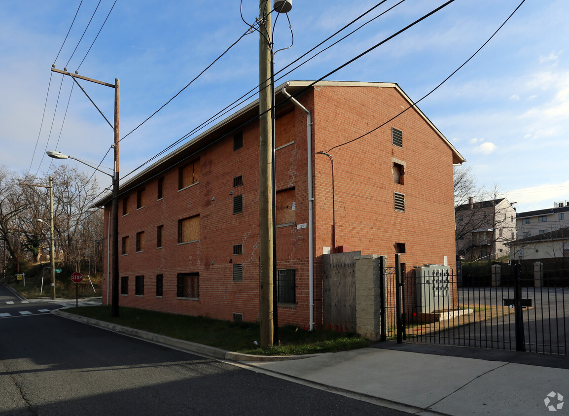 Building Photo - 101 50th St SE