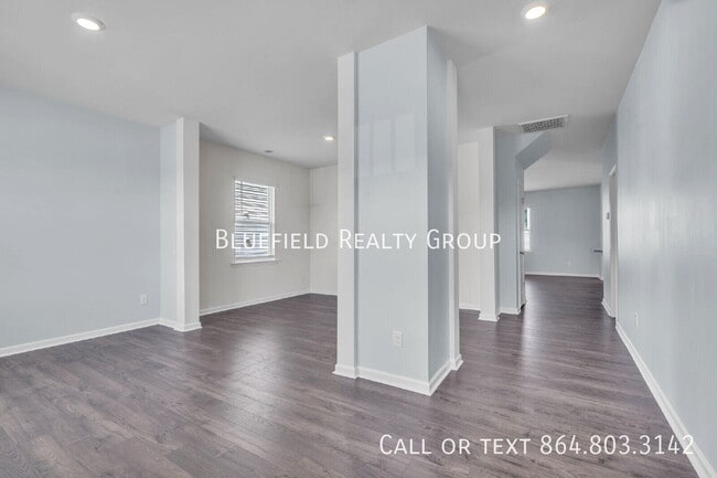 Building Photo - 1313 Chamomile Ct