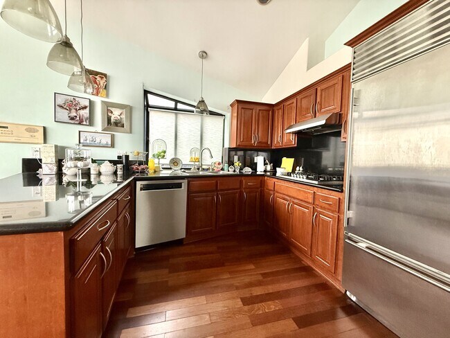 Foto del edificio - 1445 Bounty Way