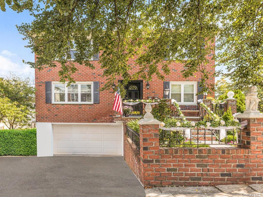 2 Bryn Mawr Pl Unit 2nd Floor, Yonkers, NY 10701 Room for Rent in