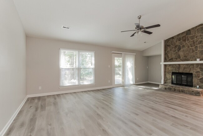 Foto del edificio - 4726 Butterwick Ln