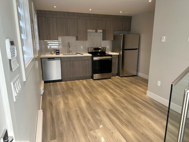 Photo du bâtiment - 4014 36th Av W