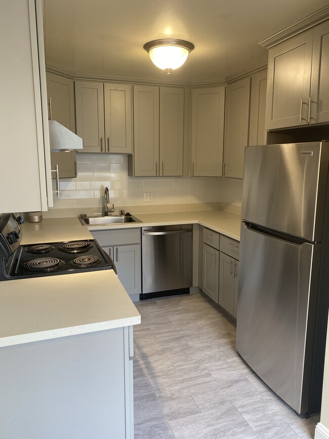Kitchen - 430 Arguello Blvd