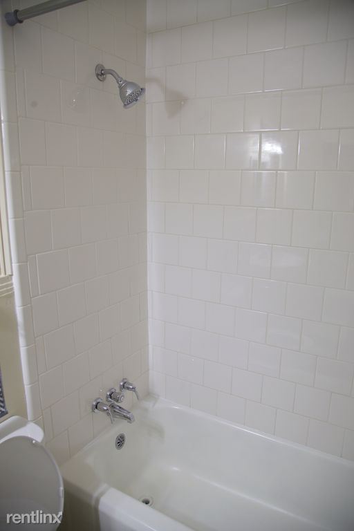 Building Photo - 2120 Tyler St