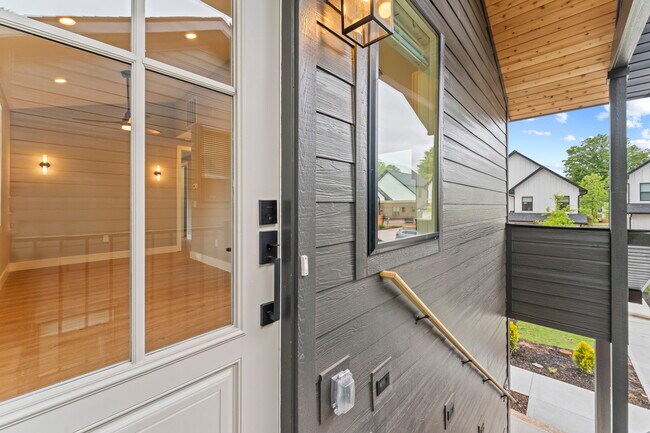 Foto del edificio - Medford Mews, Carriage House 323