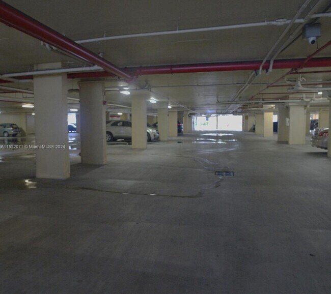 Foto del edificio - 2415 NW 16th Street Rd