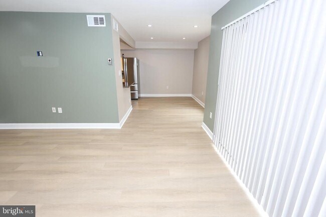 Foto del edificio - 6984 Hanover Pkwy