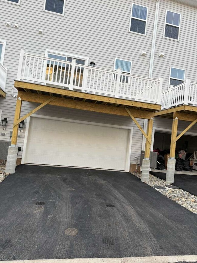 Building Photo - 11 Atkins Dr