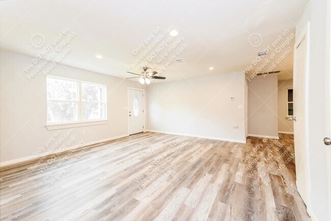 Foto del edificio - 3 br, 1.5 bath House - 1242 Coleman St