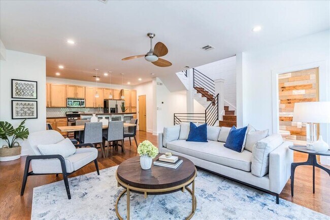 Foto del edificio - 2608 E 6th St