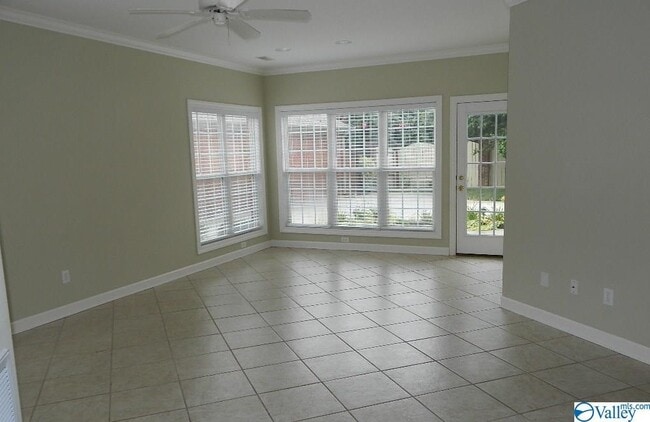 Building Photo - 3112 Waterman Dr SE