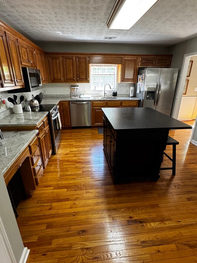 Foto del edificio - 4056 Lenox Park Dr