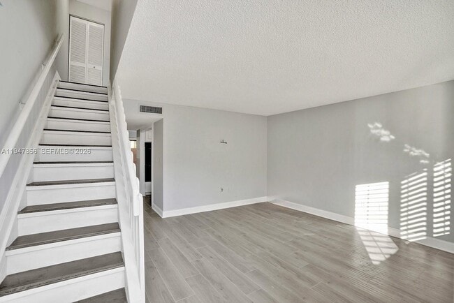 Building Photo - 10102 SW 77th Ct