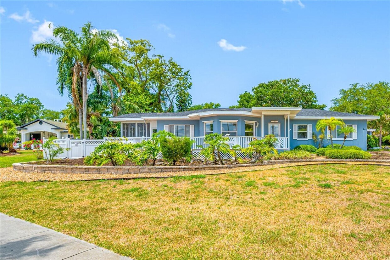 Foto principal - 401 Whitcomb Blvd