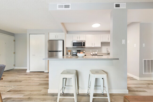 Foto del edificio - Oakwood Park Apartments