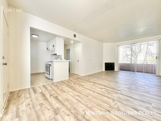 Foto del edificio - 7372 Hawthorn Ave
