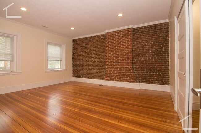 Foto del edificio - 1616 Beacon St