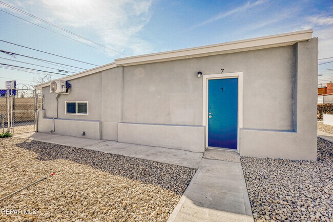 Foto del edificio - 3622 Douglas Ave