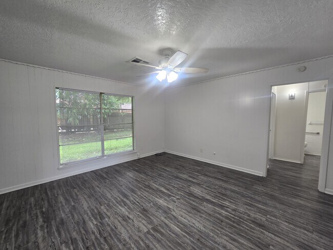 Building Photo - 7510 Hummingbird Ln