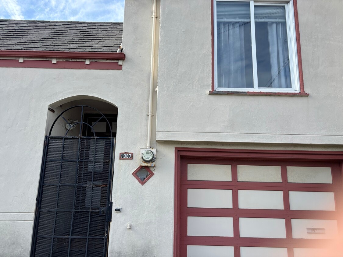 Front building - 1987 31st Ave