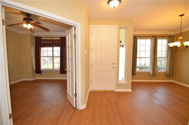 Building Photo - 3013 Sussex Gardens Ln