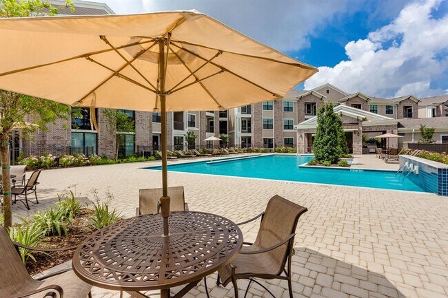 Foto del edificio - 18021-10821 Eagle Springs Pkwy