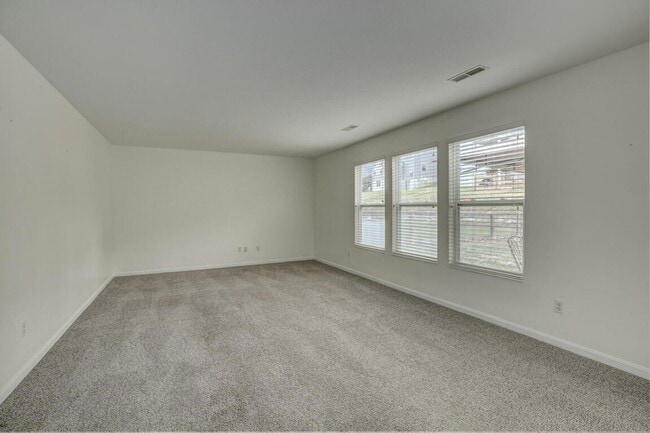 Building Photo - 10150 Meadow Glen Dr