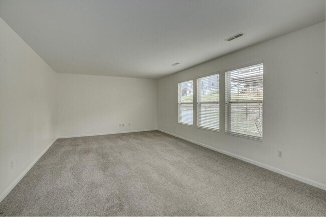 Foto del edificio - 10150 Meadow Glen Dr