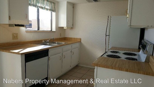 Foto del edificio - 16336 E Palisades Blvd