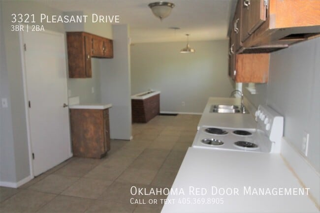 Building Photo - 3321 Pleasant Dr