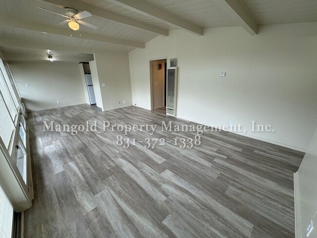 Building Photo - 561irv