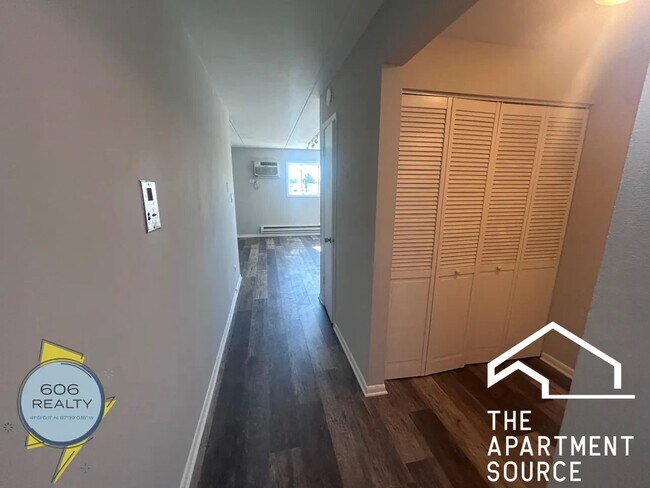 Foto del edificio - 1128 Des Plaines Ave
