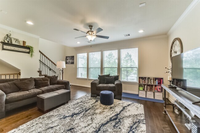 Foto del edificio - 1517 Miles Oaks Pl