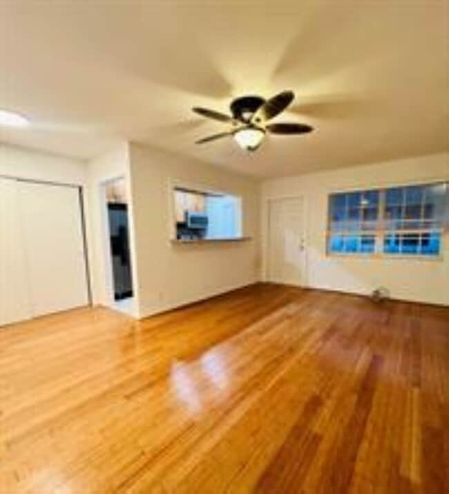 Foto del edificio - 2404 NE 33rd Ave