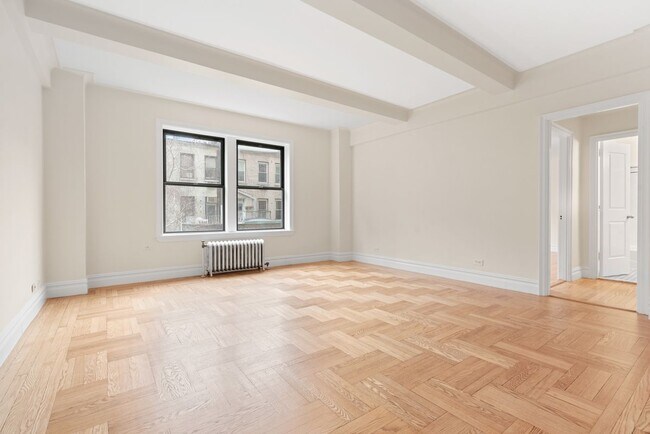 Building Photo - 147 W 79th St