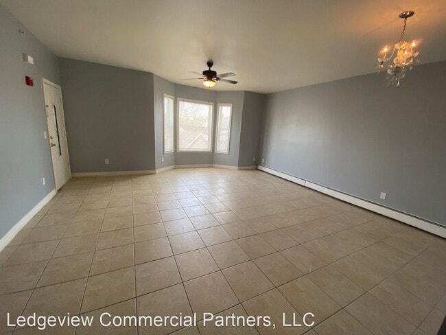 Foto del edificio - 323 Concord St