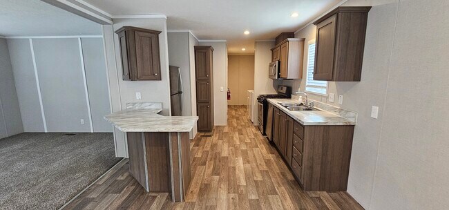 Building Photo - 63 Tulip Ln