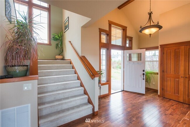 Building Photo - Ruston Duplex