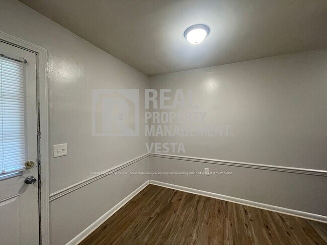 Foto del edificio - 406 Russell Pkwy