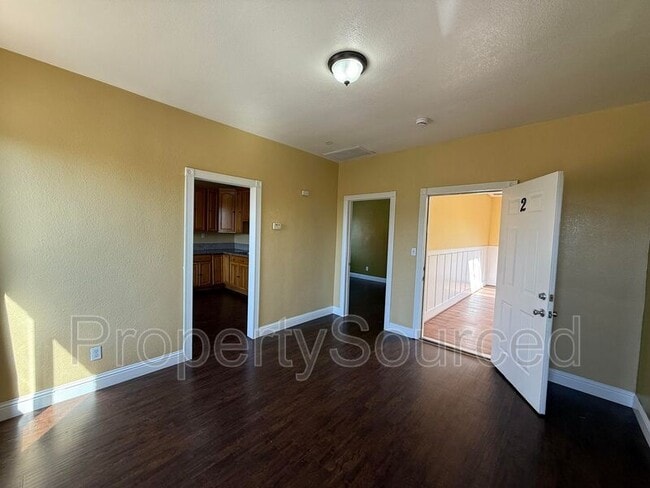 Building Photo - 139 W Yosemite Ave