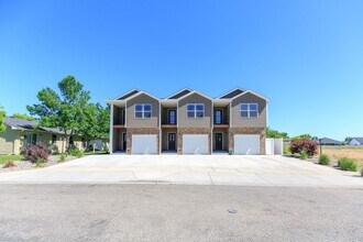 Building Photo - 3350 Crater Lake Ave