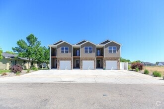 Building Photo - 3350 Crater Lake Ave