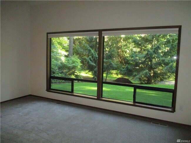 Foto del edificio - Spacious Bainbridge Island Home