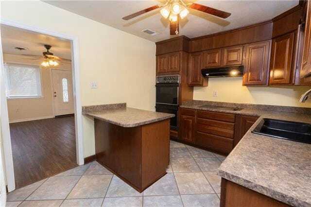 Foto del edificio - 3253 Reine Ave