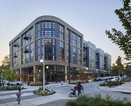 Building Photo - Grand Street Commons