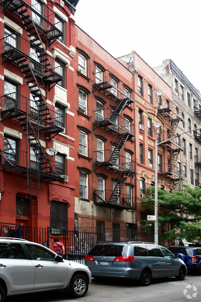 Foto del edificio - 239 Henry St